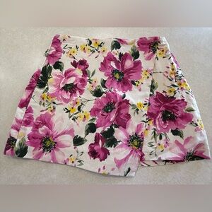 Abercrombie & Fitch Cream Floral Skirt/ Skort  NWT Size Medium